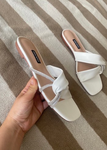 Nine West Nine West Beyaz Topuklu Kadın Terlik