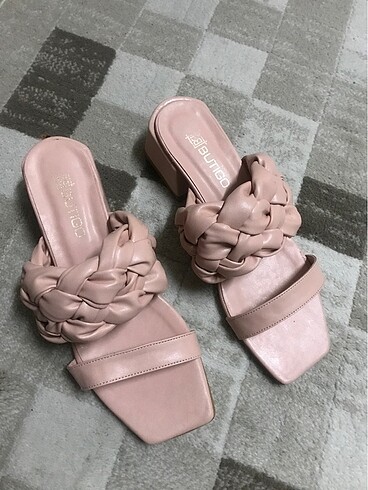 Pembe terlik