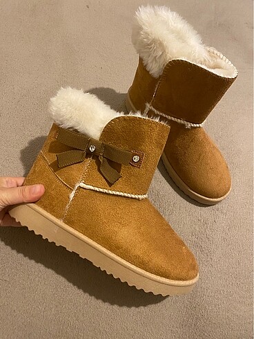 39 Beden Ugg bot