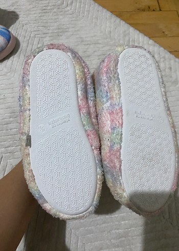 Kız Çocuk Renkli Örgü Desenli Sıcak Ev Terliği - Görsel 4