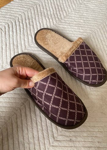 Kahverengi Desenli Kadın Ev Terliği - Görsel 2