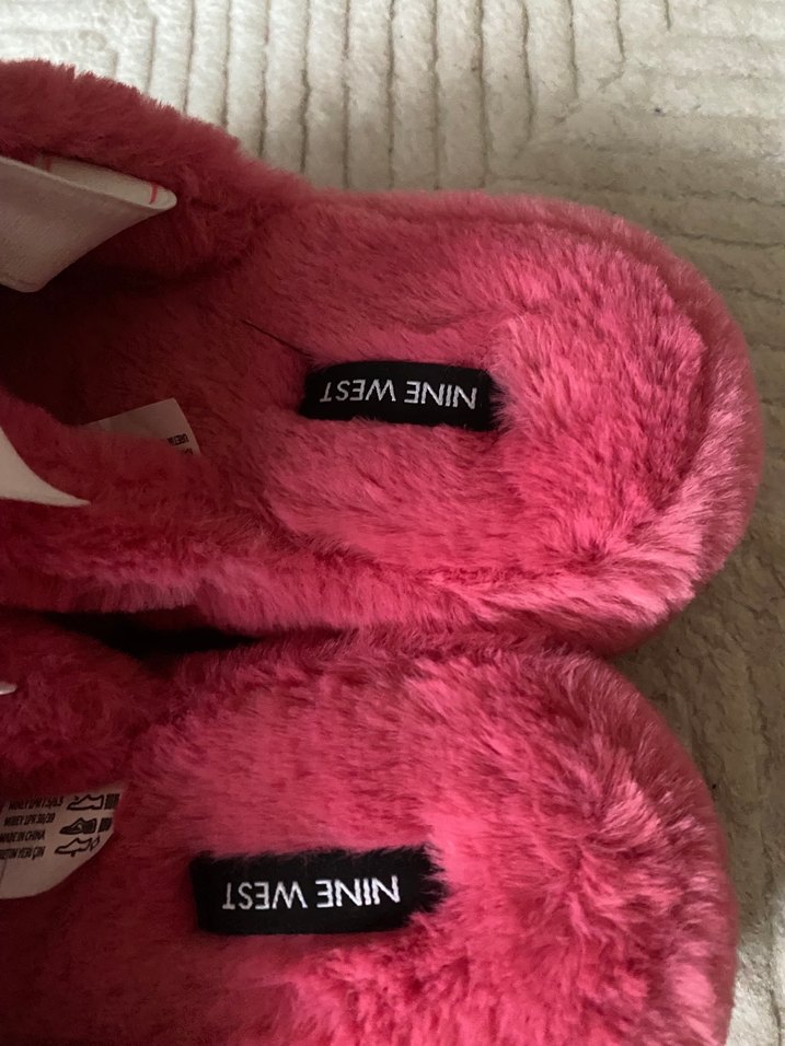 Pembe Tüylü Kadın Ev Terliği - Görsel 4