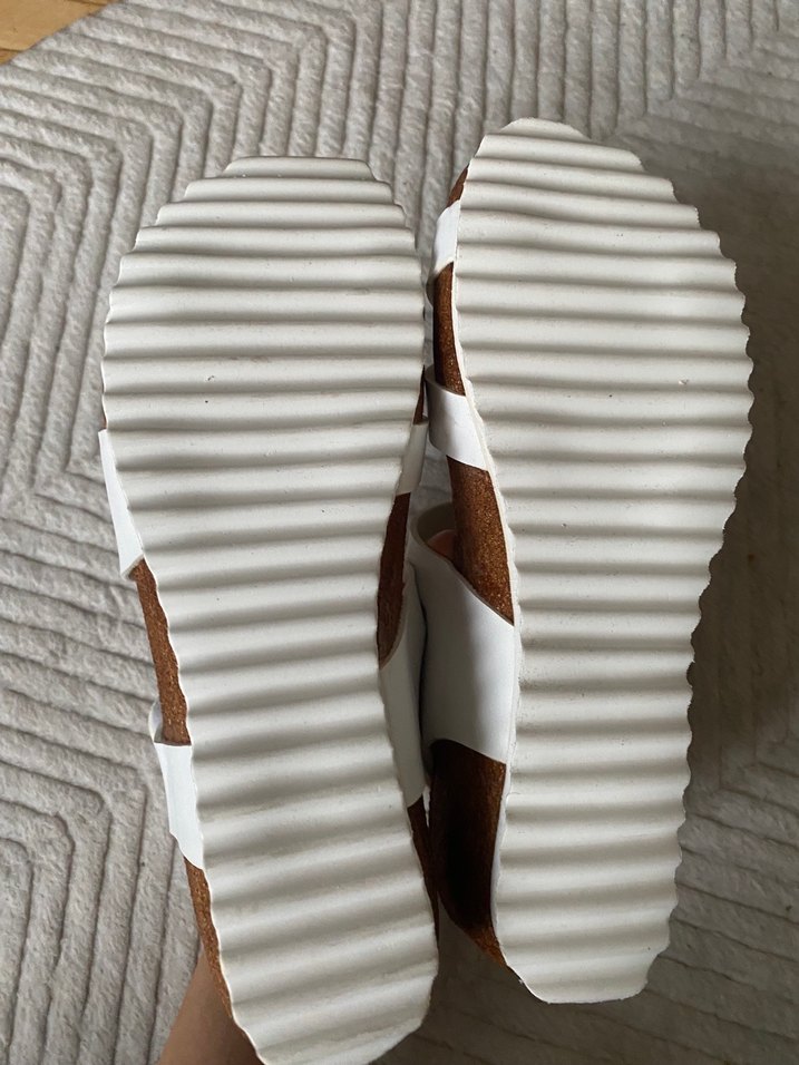 Beyaz Kadın Dolgu Topuklu Sandalet - Görsel 4