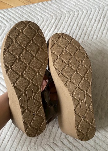 Kahverengi Yılan Desenli Dolgu Topuklu Kadın Sandalet - Görsel 4