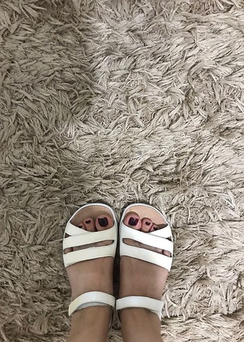 Günlük Beyaz Kadın Dolgu Topuk Sandalet