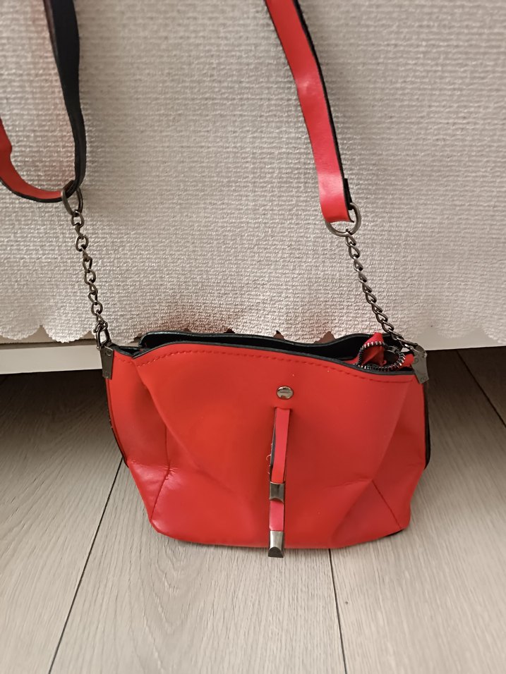 Kırmızı Deri Kadın Çanta Tokalı - Görsel 2