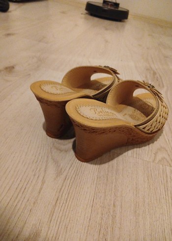 Bej Desenli Kadın Dolgu Topuk Terlik - Görsel 3