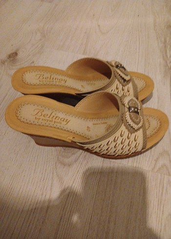 Bej Desenli Kadın Dolgu Topuk Terlik - Görsel 2