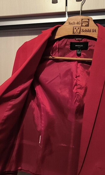 xs Beden kırmızı Renk #mango #kırmızı #ceket