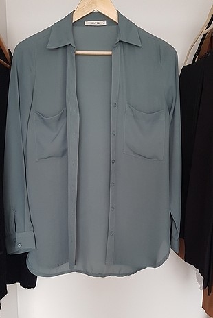 Ofise uygun batik gömlek 