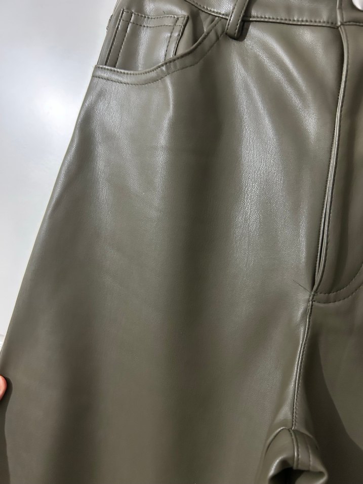 Stradivarius Haki Deri Kadın Pantolon - Görsel 5