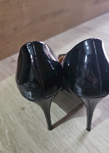 37 Beden Klasik Siyah Tokalı Stiletto Topuklu Ayakkabı