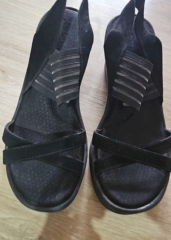 38 Beden siyah Renk SATILDI** Siyah Dolgu Topuklu Kadın Sandalet