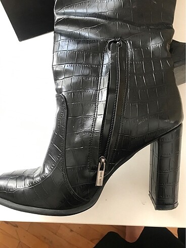 Nine West Siyah Topuklu Çizme