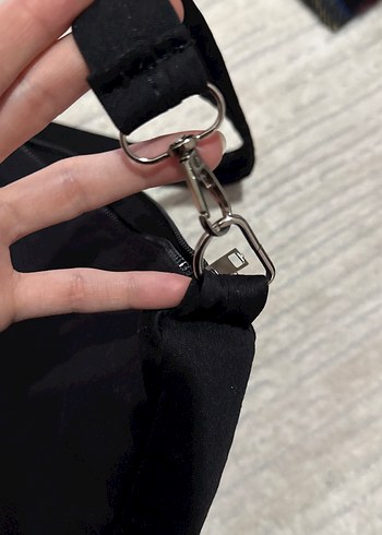 Siyah Çanta - Görsel 4