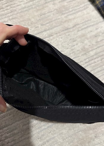 Siyah Çanta - Görsel 3