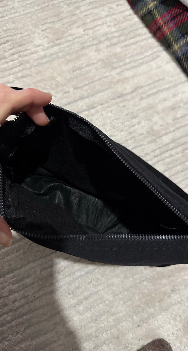 Siyah Çanta - Görsel 3