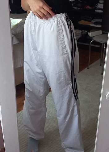 Adidas beyaz paraşüt pantolon