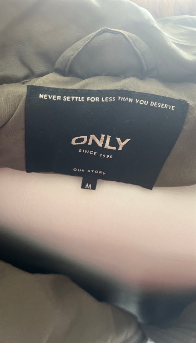 Kürk Detaylı Kahverengi Kadın Kışlık Mont - Görsel 4