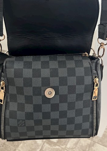 Siyah Kareli Tokalı Kadın Deri Çanta - Görsel 3