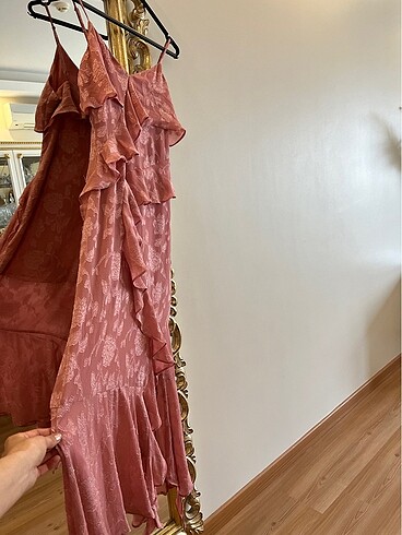 Zara Zara fırfırlı elbise