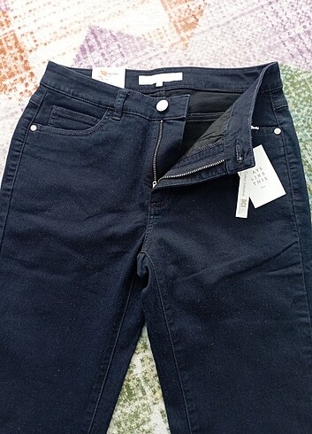 s Beden Sıfır, Dark Denim Jean