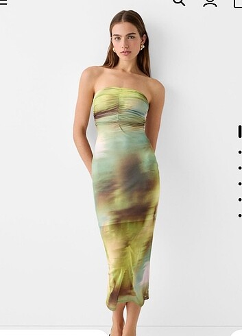 Straplez kısa midi tül Bershka elbise