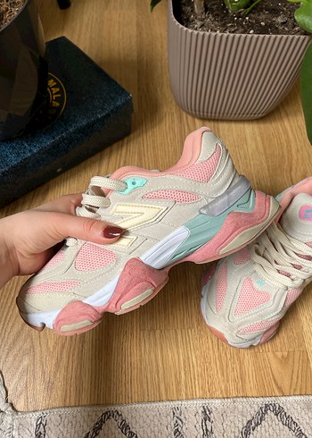 New Balance Pembe Bağcıklı Kadın Spor Ayakkabı - Görsel 2