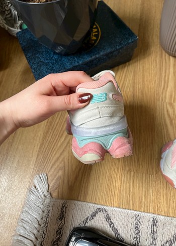 New Balance Pembe Bağcıklı Kadın Spor Ayakkabı - Görsel 3