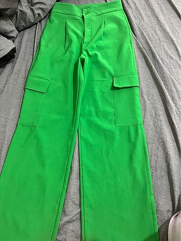 Fıstık yeşili pantolon