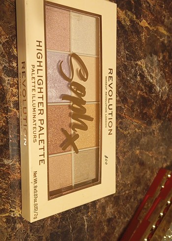 Revolution Highlighter palette