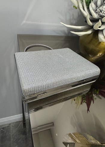 Gri Zincir Detaylı Kadın Portföy Çanta - Görsel 3