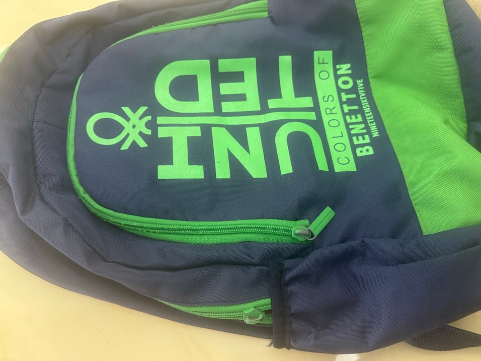 Benetton okul çantası - Görsel 2