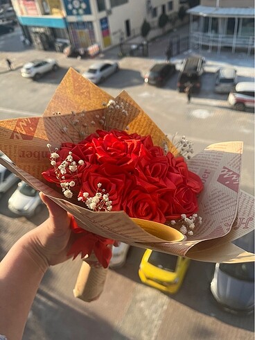 m Beden Solmayan gül