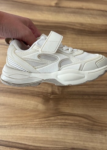 Zara Beyaz Cocuk Sneaker Rahat Ve Sik Tasarim