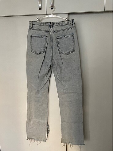 42 Beden yırtmaçlı jean