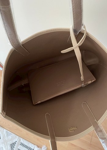 Lacoste Bej Minimalist Deri Kadın Omuz Çantası