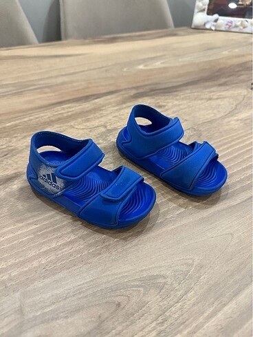 Adidas sandalet