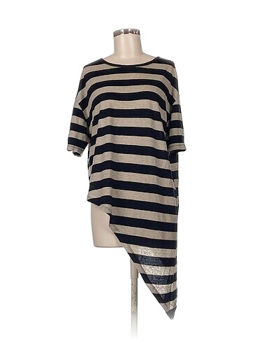 Zara T-shirt %70 İndirimli.