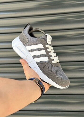 Adidas spor ayakkabı 