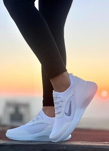 Nike Bayan spor ayakkabi 