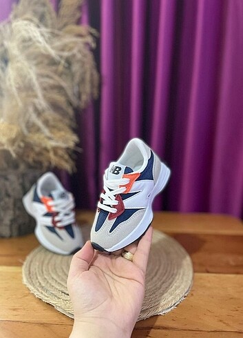 23 Beden Newbalance kız çocuk spor ayakkabı