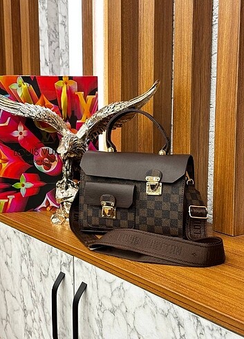 Louisv Vuitton Bayan kol çantası