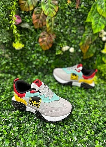 33 Beden siyah Renk Adidas Çocuk spor ayakkabı