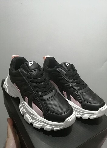 Nike Bayan spor ayakkabı