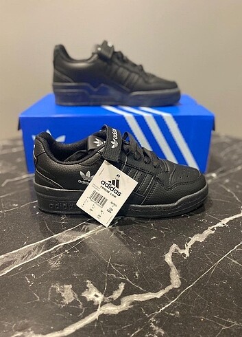 37 Beden Adidas Bayan spor ayakkabı