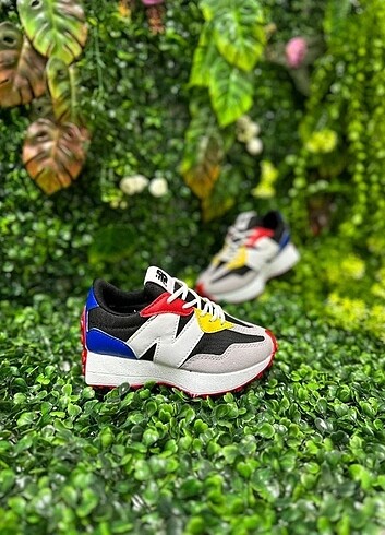 26 Beden beyaz Renk Newbalance erkek çocuk ayakkabısı