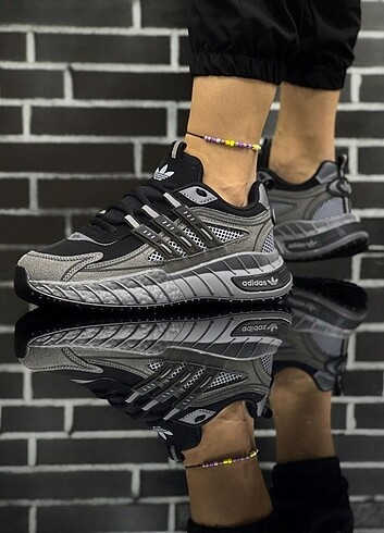 40 Beden Adidas Bayan spor ayakkabı