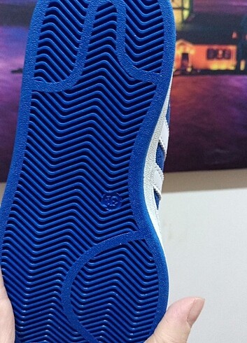 32 Beden Adidas erkek çocuk spor ayakkabısı