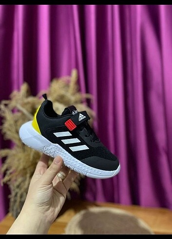 34 Beden siyah Renk Adidas erkek Çocuk spor ayakkabı